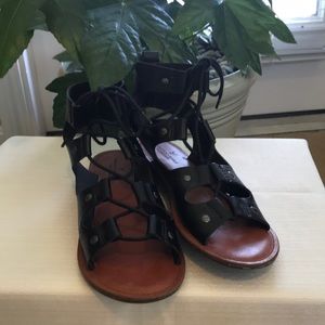American Eagle black gladiator sandals